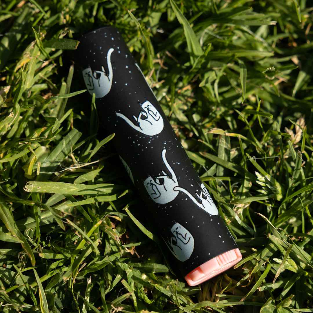 FALLING FOR NERMAL NAAR LIGHTER (BLACK)