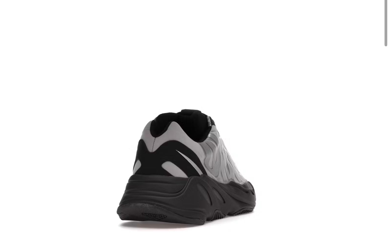 ADIDAS YESSY BOOST 700 MNVN