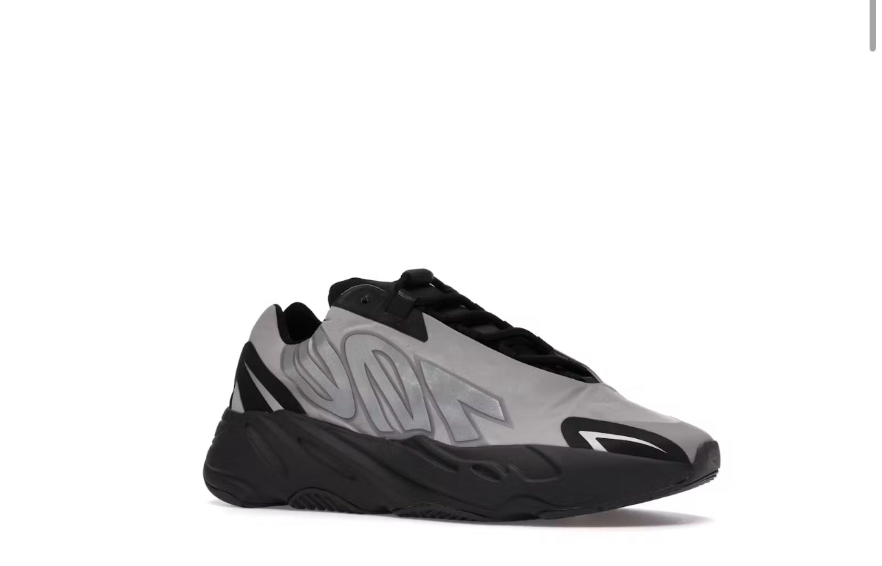 ADIDAS YESSY BOOST 700 MNVN