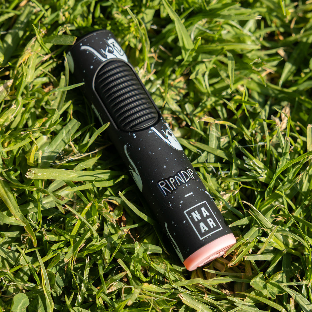 FALLING FOR NERMAL NAAR LIGHTER (BLACK)