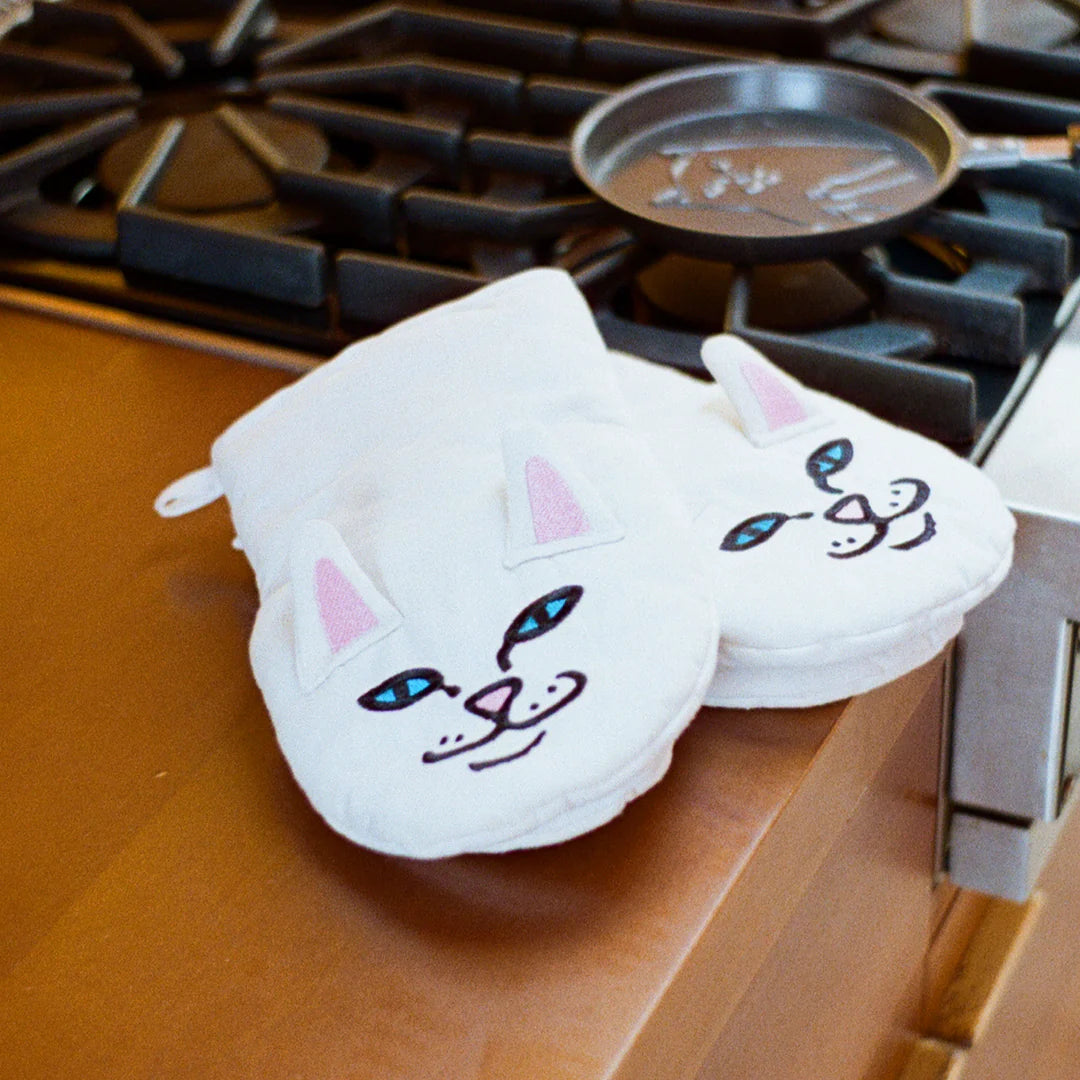 Nermie Oven Mittens (White)