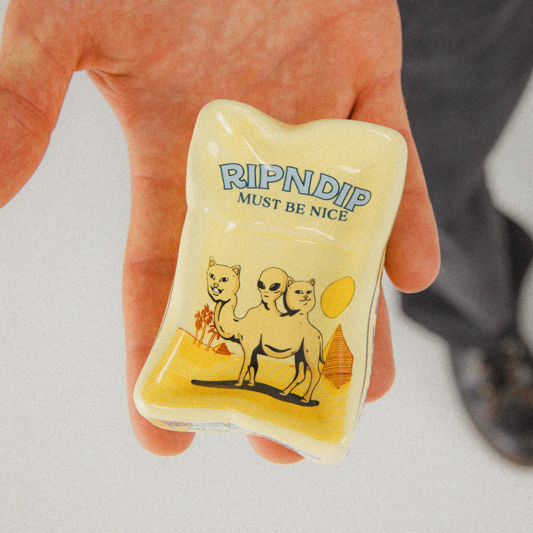 BARNUM CERAMIC ASH TRAY (YELLOW)